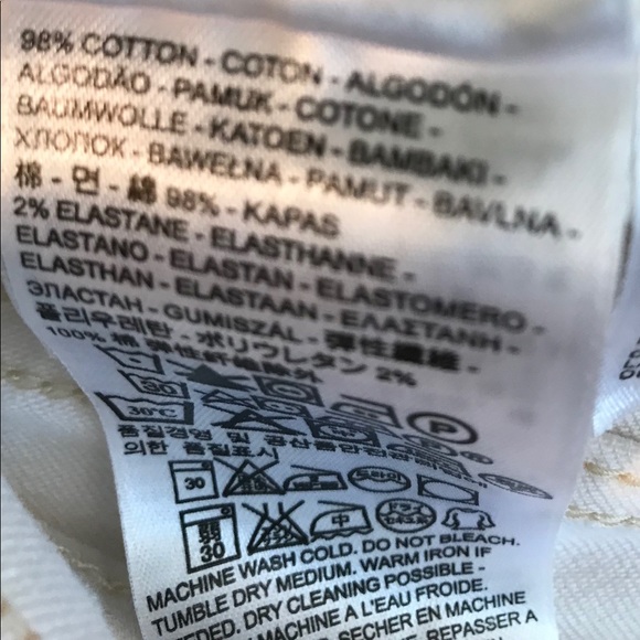 NWOT, size W28 pair of white Levi’s shorts. - Picture 8 of 8